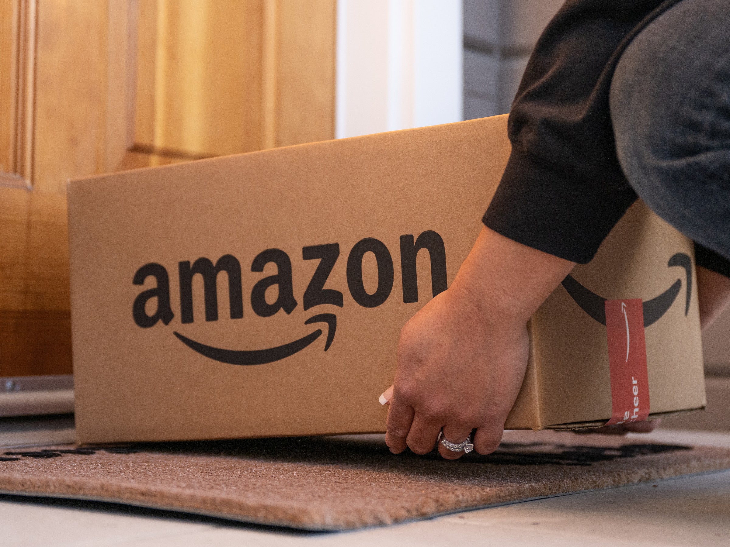 Amazon-Mitarbeiterin packt aus: Kunden werden 2025 stinksauer sein