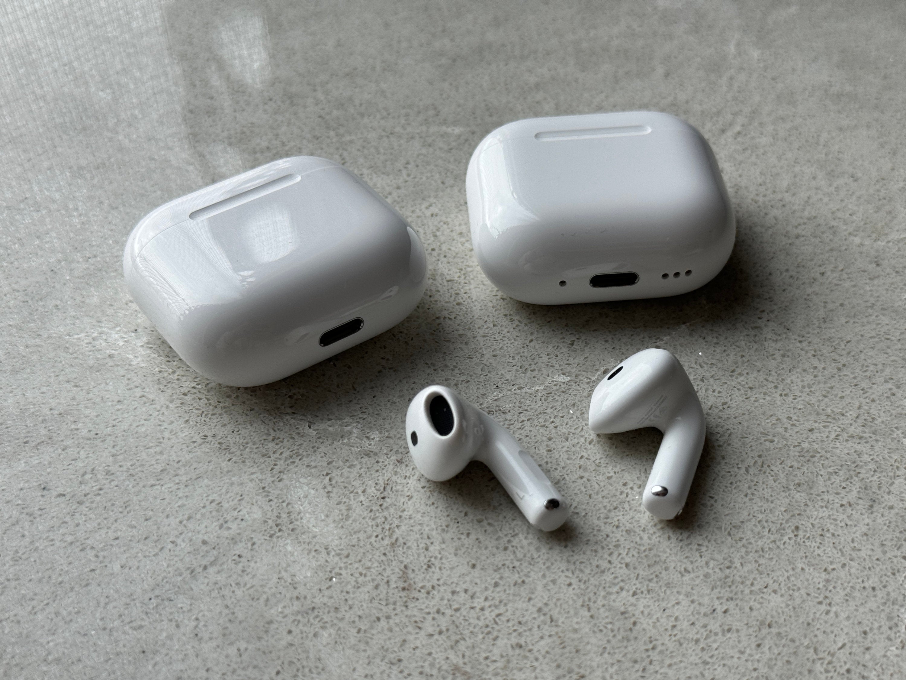 AirPods 4 mit aktiver Geräuschunterdrückung und ohne im Vergleich