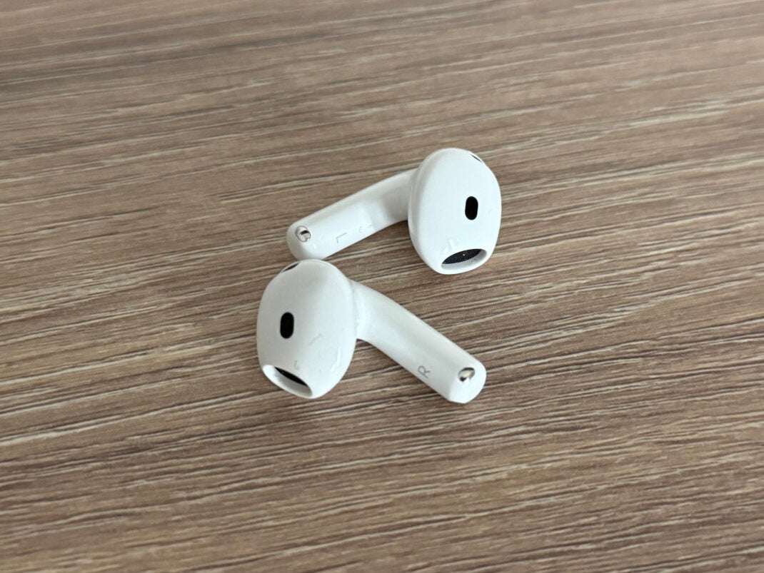 Die AirPods 4 Ohrstecker im Detail