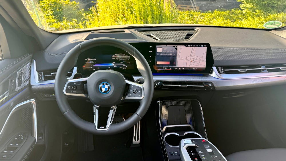 Cockpit des BMW iX2.