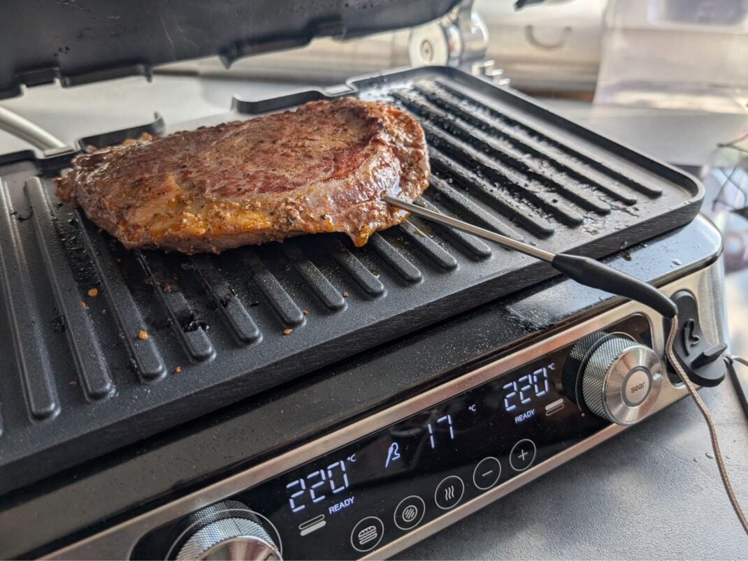 Braun Multigrill 9 Pro Test - Für das perfekte Steak hilft das Grillthermometer