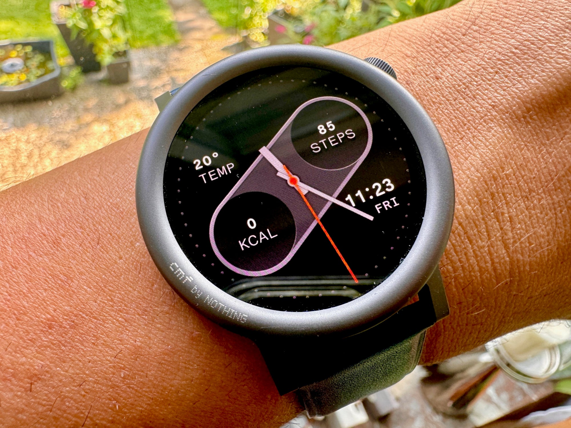 CMF Watch Pro 2 im Test von inside digital am Handgelenkt von Tester Hayo Lücke.