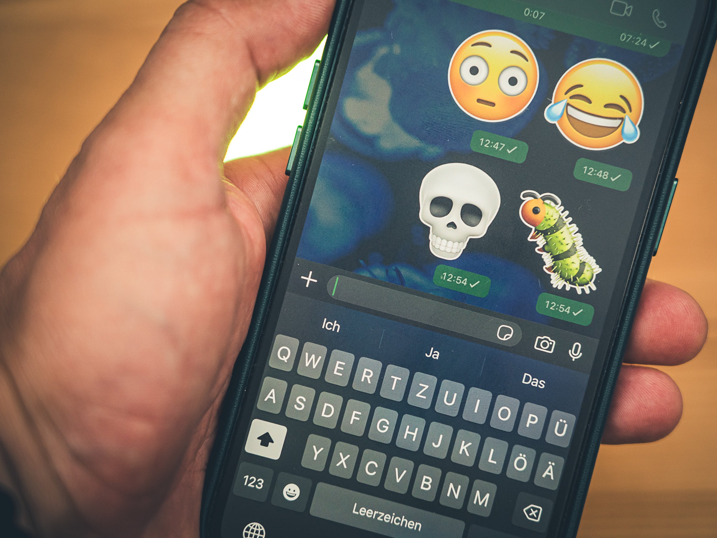 Riesige Emojis bei WhatsApp verschicken – so geht’s