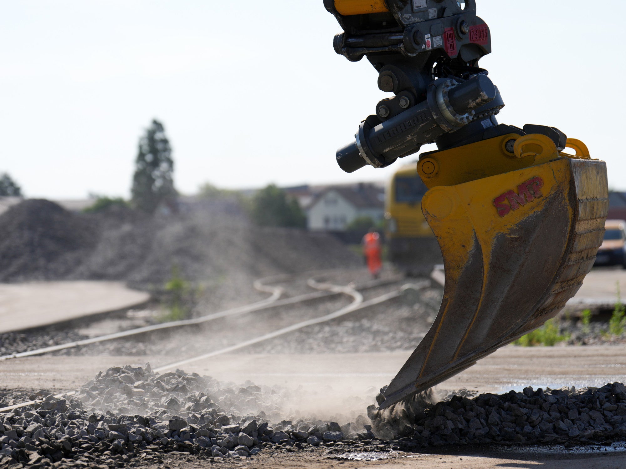 Bagger an der Riedbahn im Einsatz.