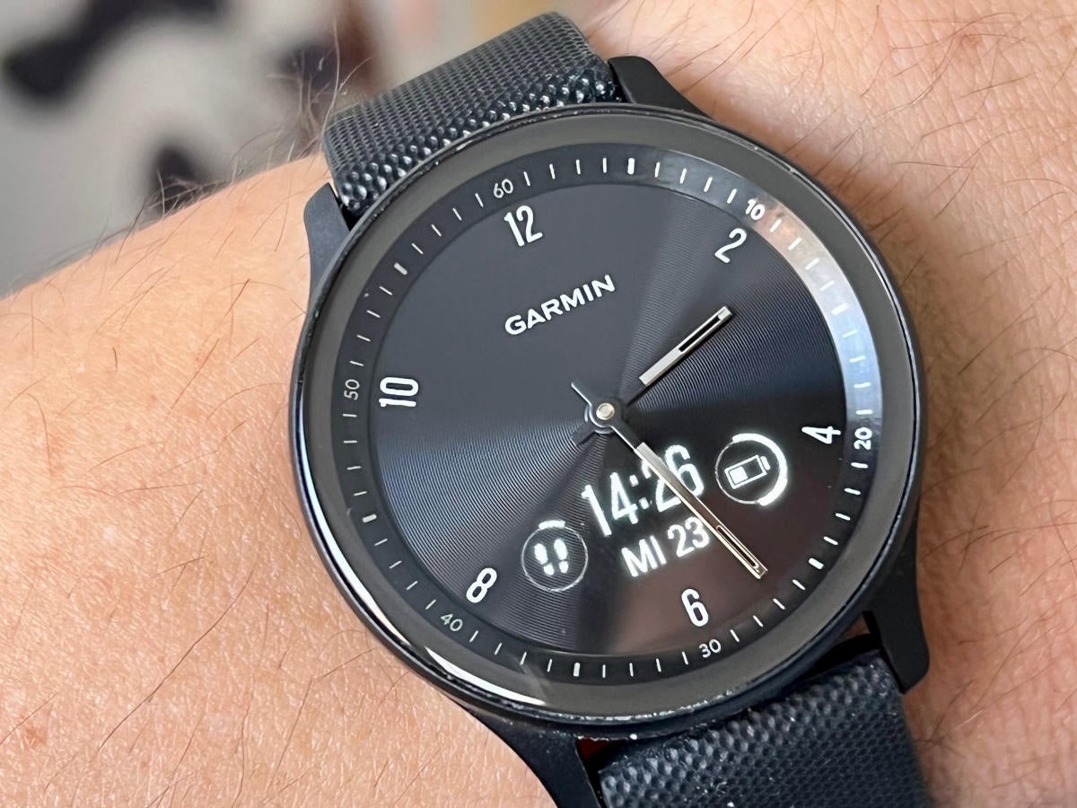 Garmin Vivomove Sport im Test: Hybrid-Smartwatch Hindernissen mit