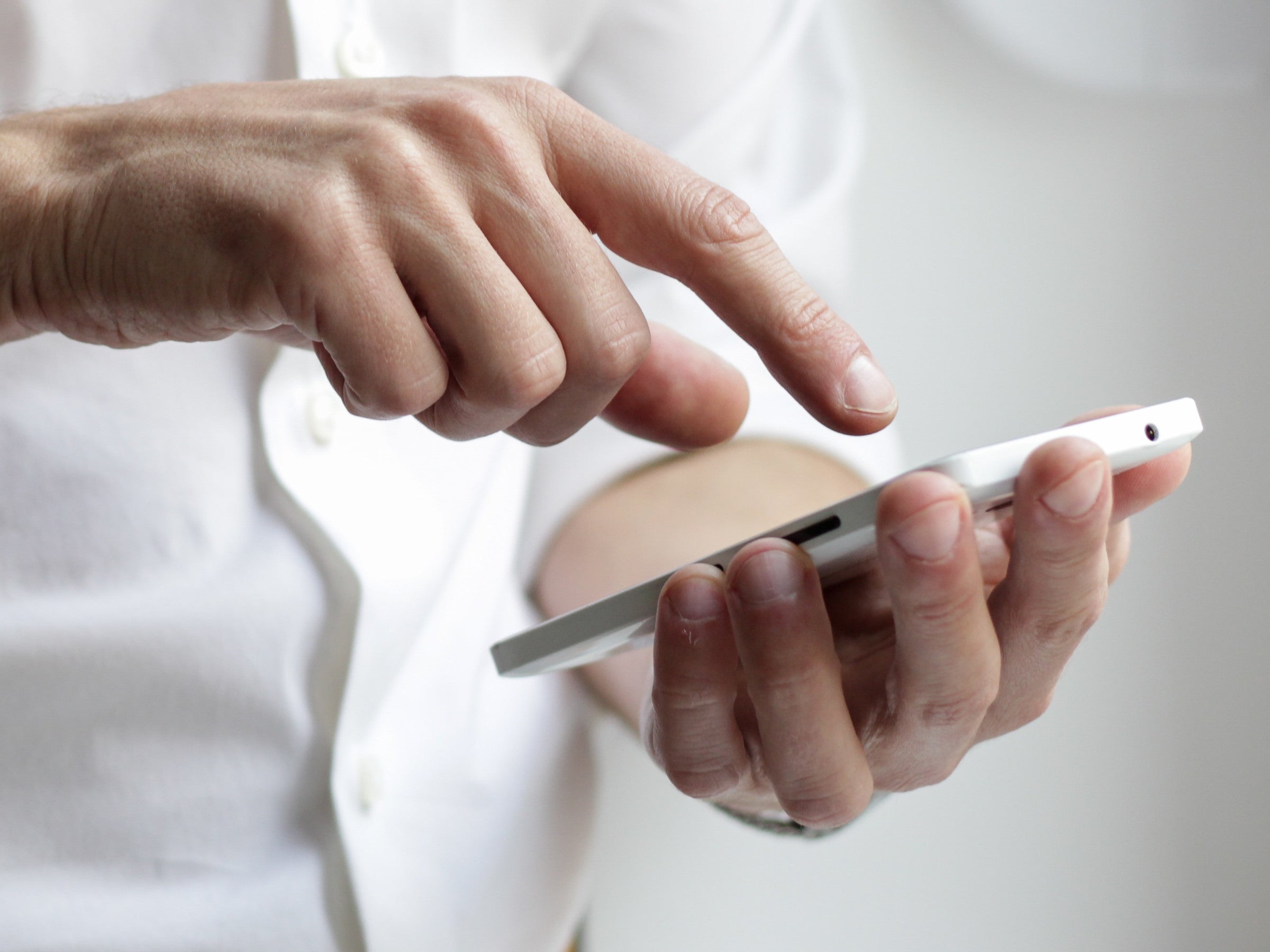 Operate your smartphone with your index finger