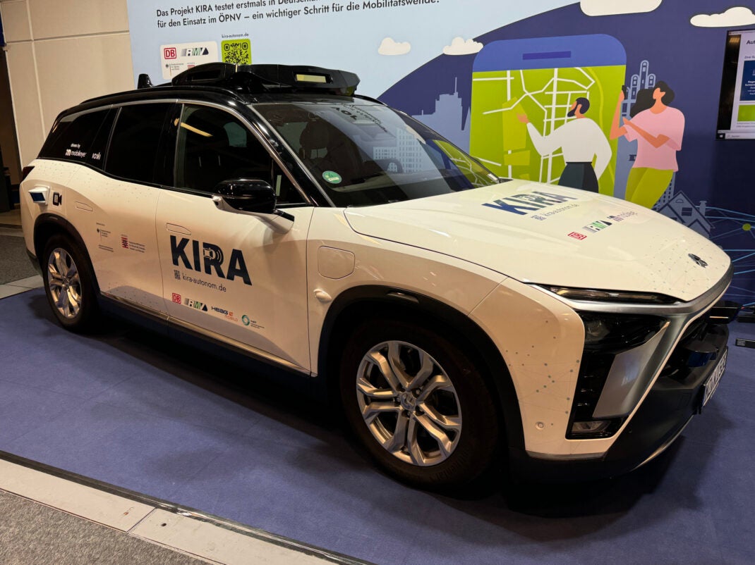 Das selbstfahrende Kira-Auto auf der InnoTrans in Berlin