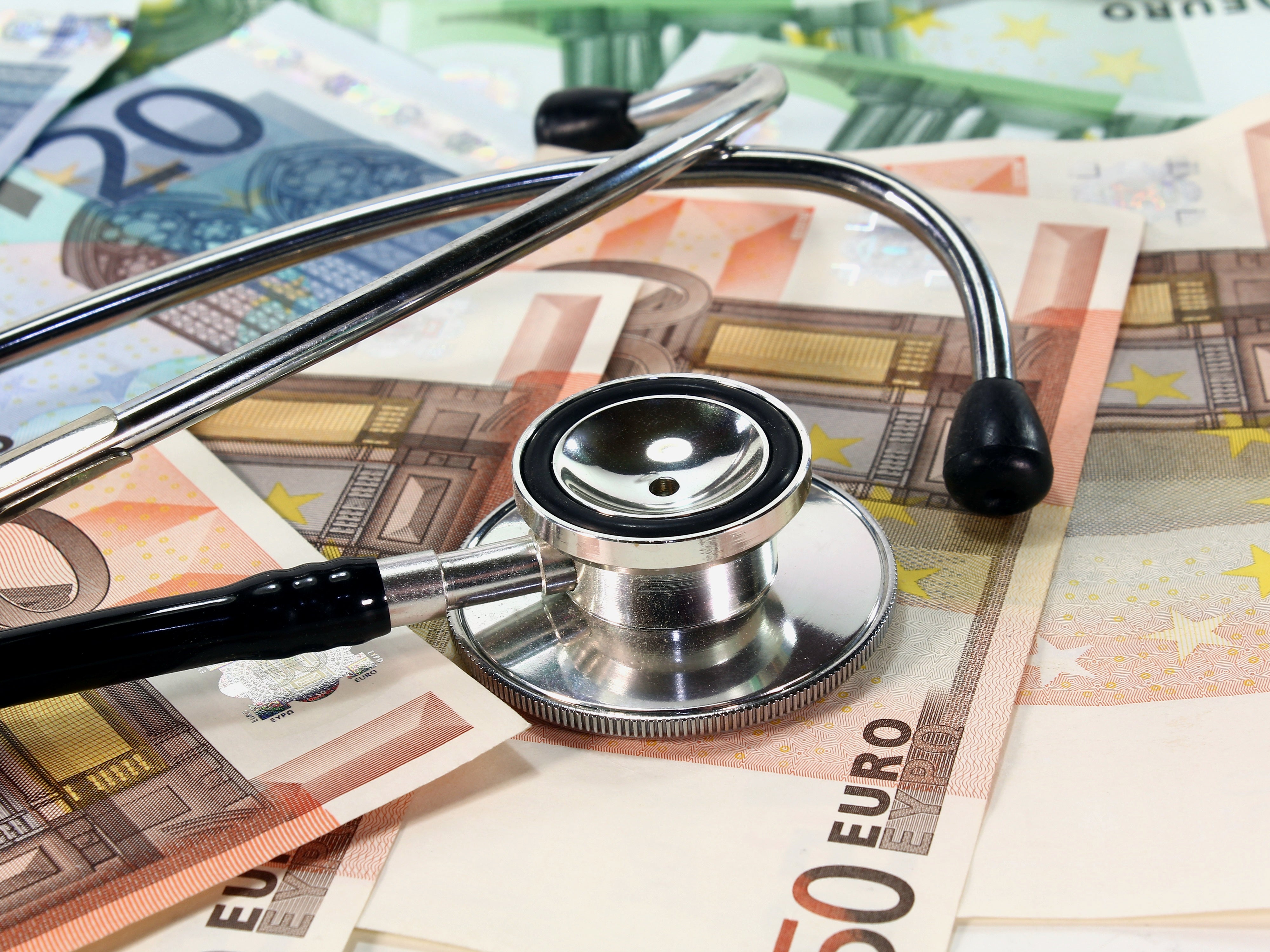 Geld, Euro, Krankenkasse, Medizin