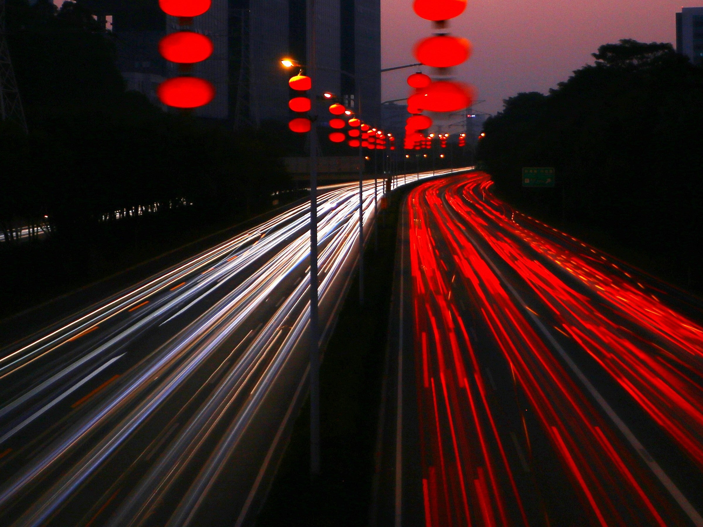 Langzeitbelichtung: Lichtzieher, Light Painting und Co. mit iPhone und Android-Handy