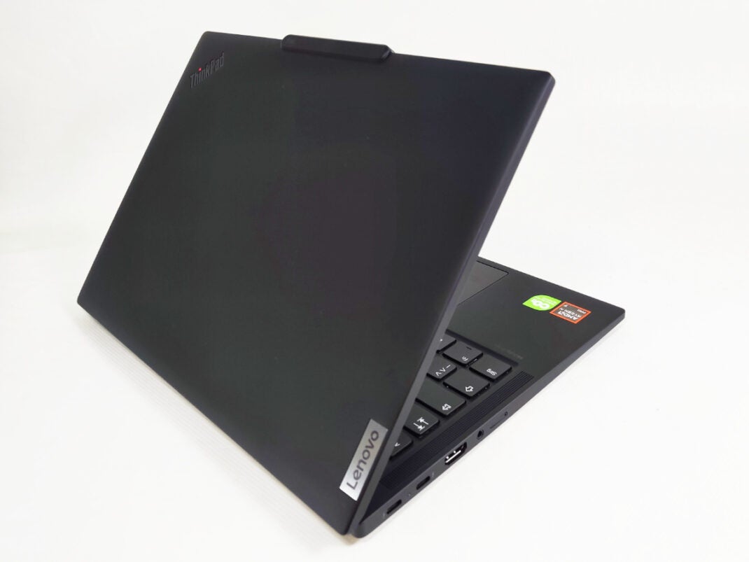 Lenovo ThinkPad T14s - Rückseite