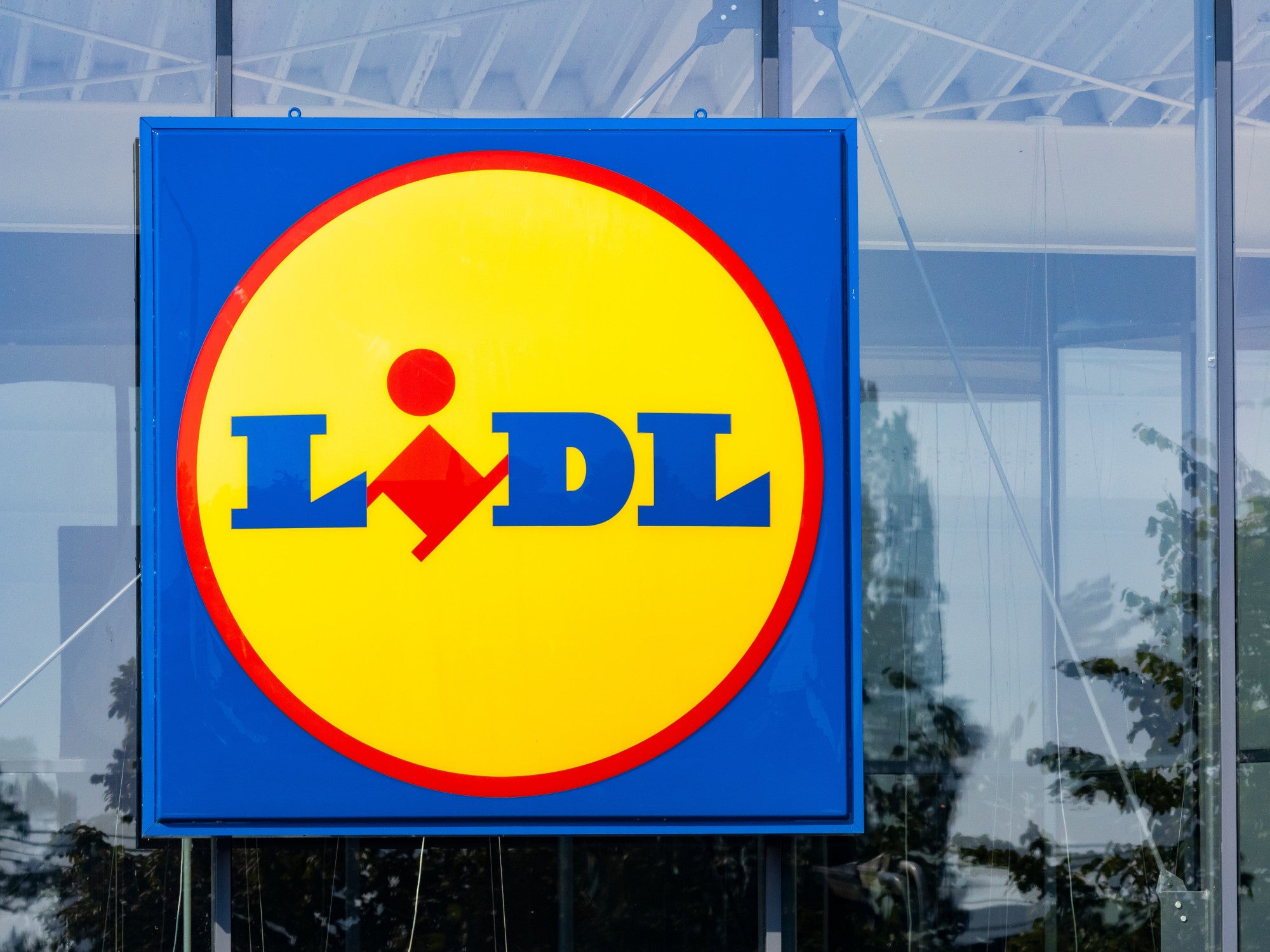 Lidl Logo an einer Filiale