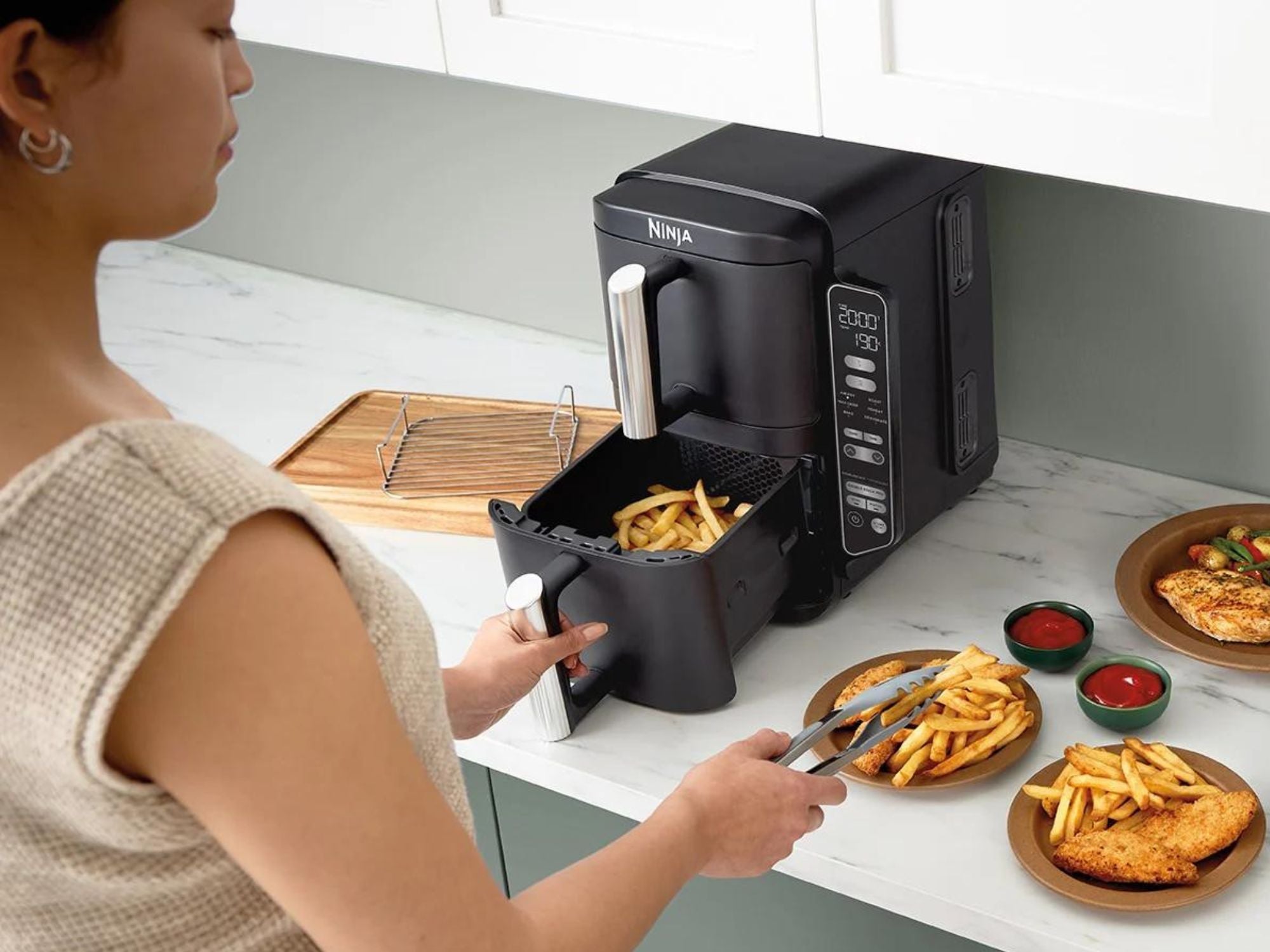 Neue Ninja 2-Ebenen-Heißluftfritteuse löst zentrales Airfryer-Problem