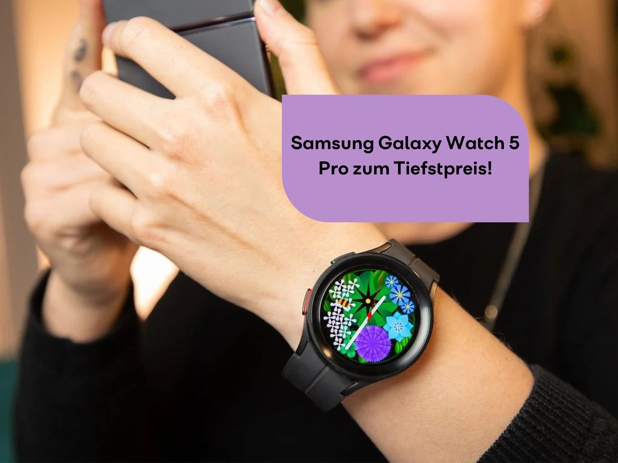 Die Samsung Galaxy Watch 5 Pro am Handgelenk einer Frau