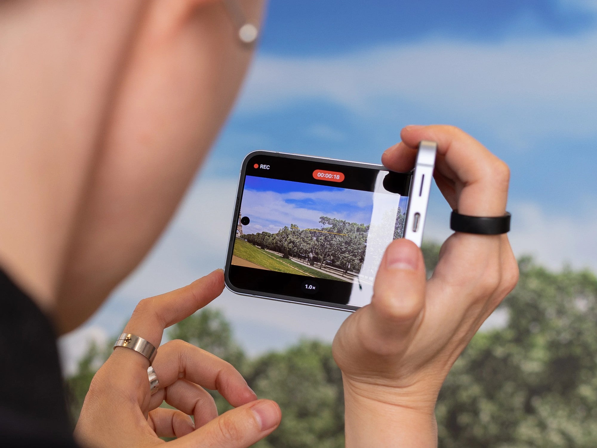 Das Samsung Galaxy Z Flip 6 im Hands-on von inside digital.