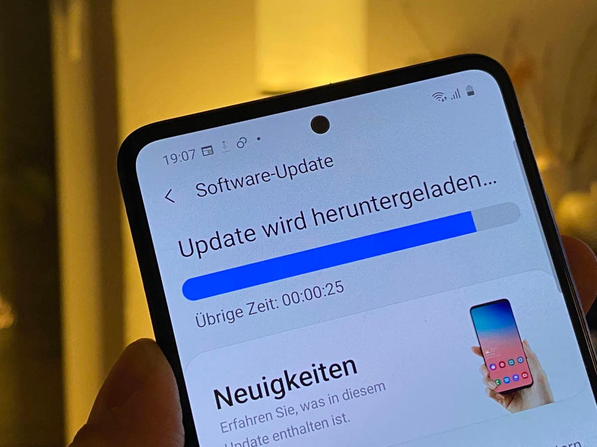 Das sind die neuesten Smartphone-Updates von Samsung, Huawei & Co