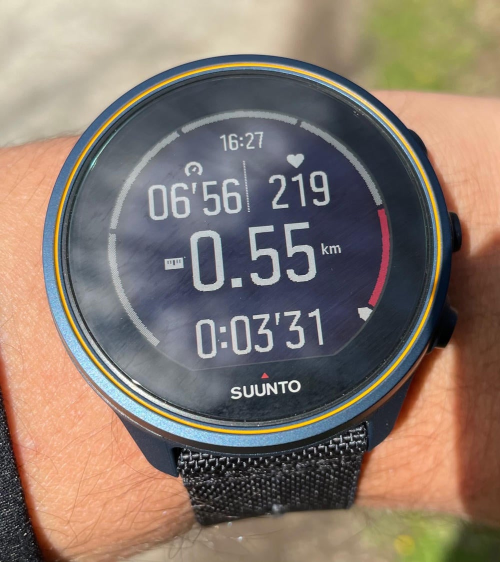 Suunto 9 Baro Titanium im Test Multisport Uhr k mpft mit Problemen