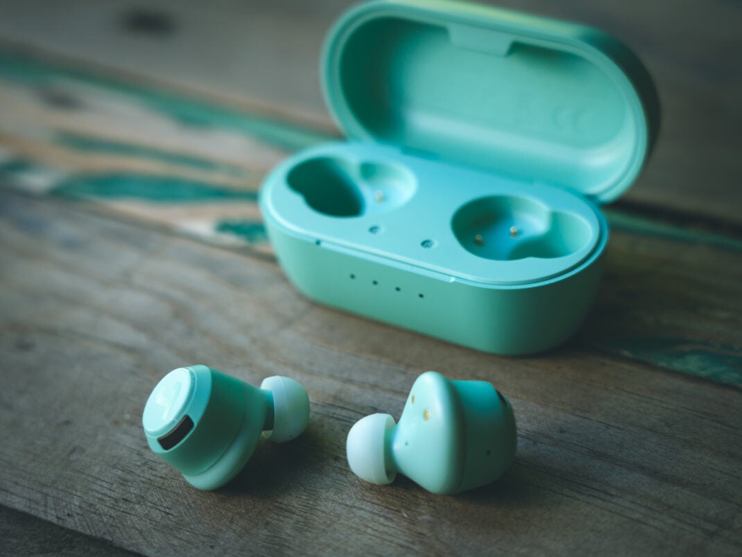 Die Kopfhörer sitzen perfekt im Gehörgang – dank XS-Polstern auch in kleinen Ohren.