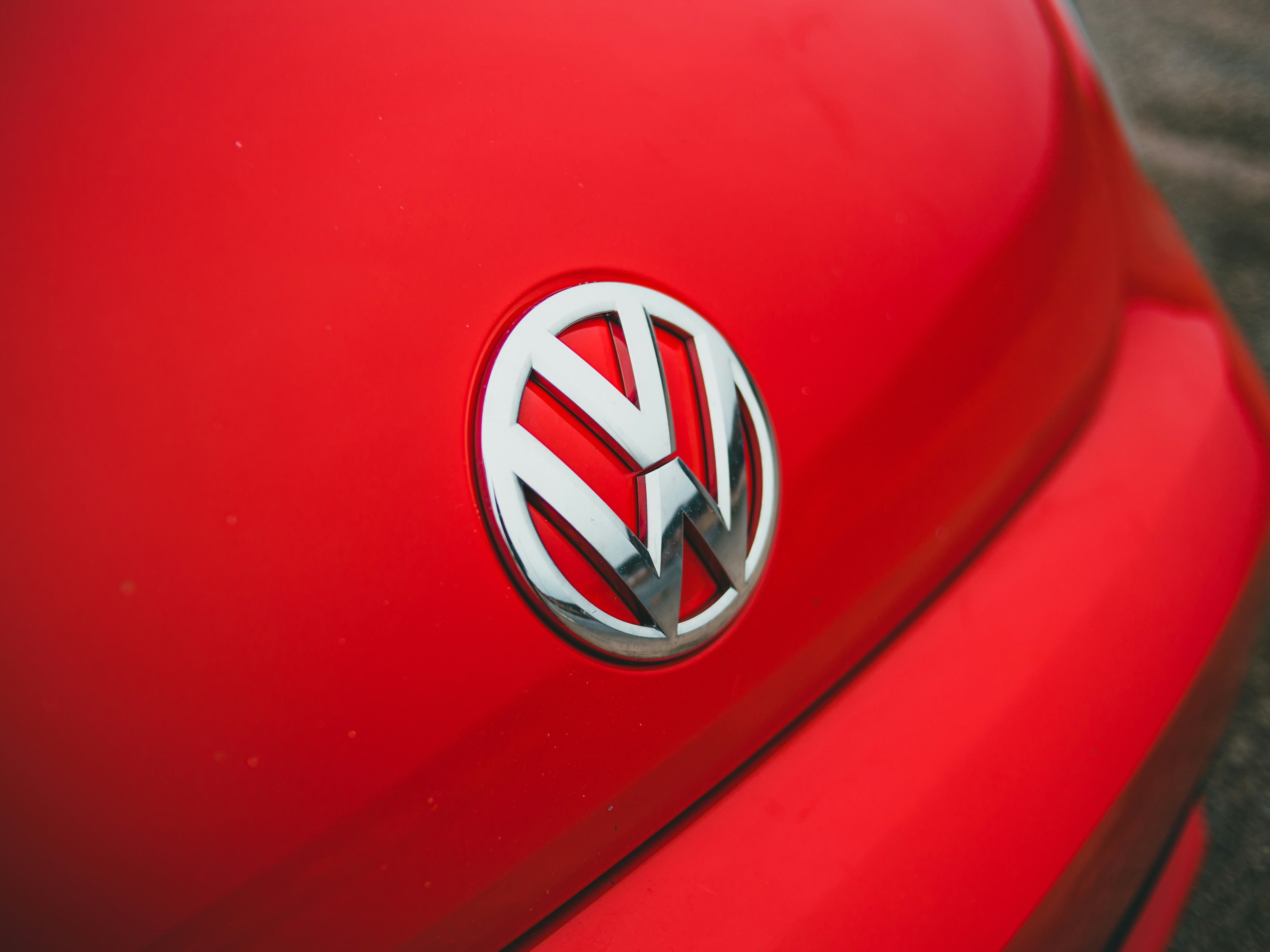 #VW investiert Milliarden in Verbrenner – Was ist da los?