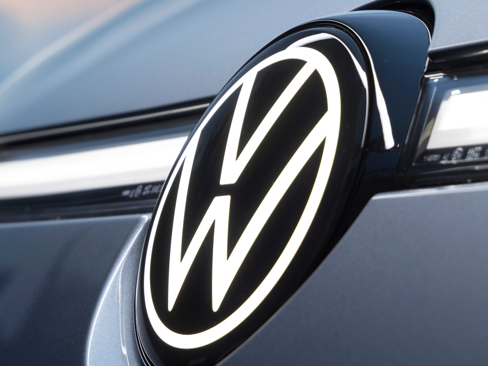 Volkswagen-Logo an einem VW.